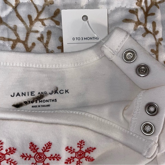 NWT Janie and Jack embroidered HOLIDAY red snowflake logo onesie size 0-3 months - Picture 7 of 7
